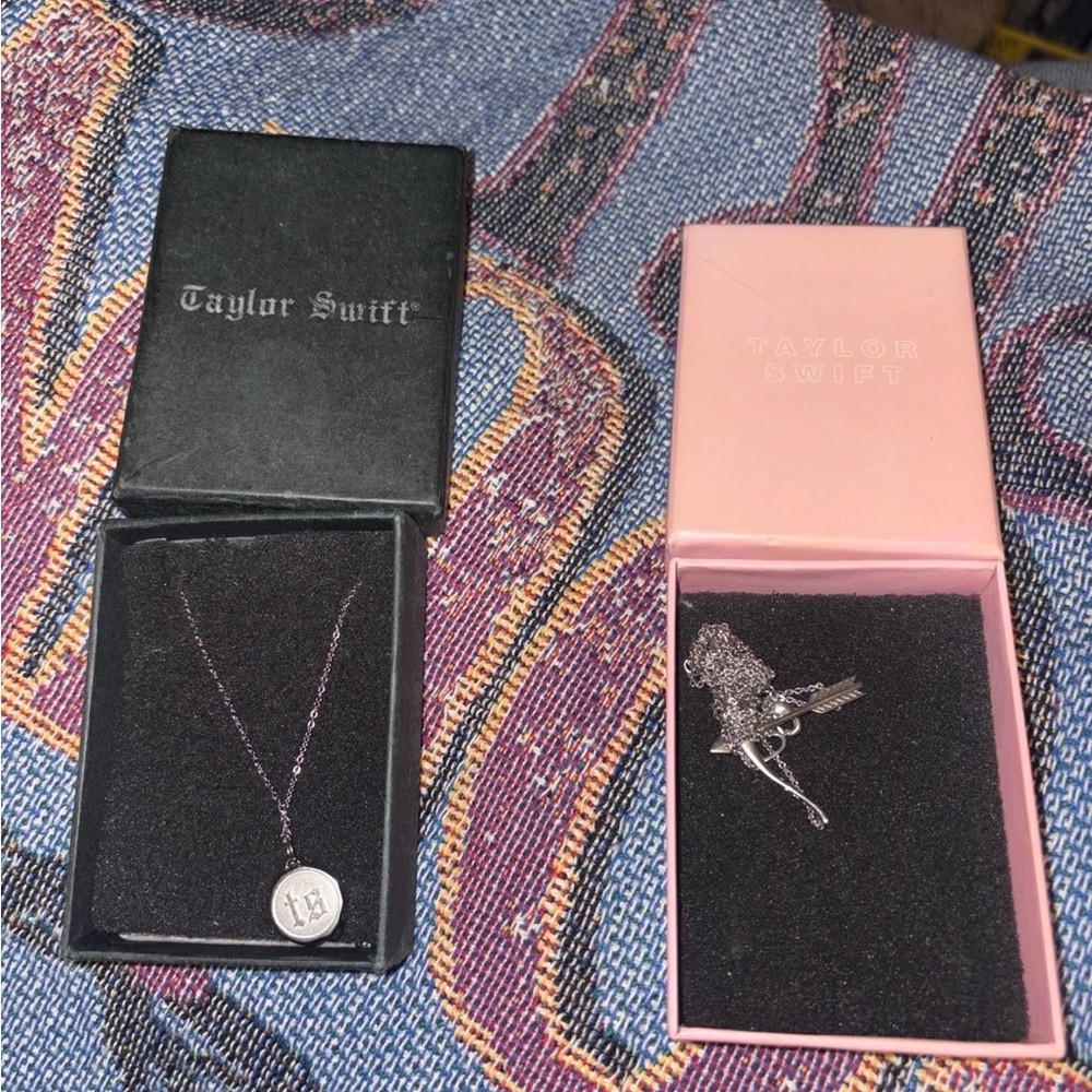 Taylor Swift rep & lover era necklace set
